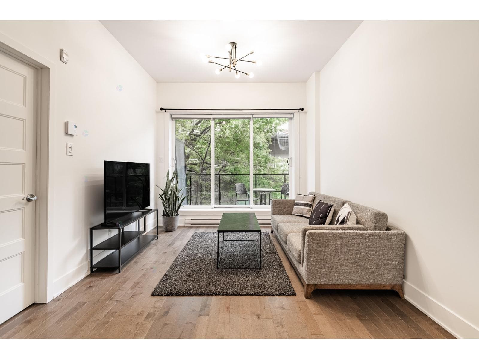 7230 Rue Alexandra, #209, Montréal (Villeray/Saint-Michel/Parc-Extension), Quebec H2R2Z2 - photo 1
