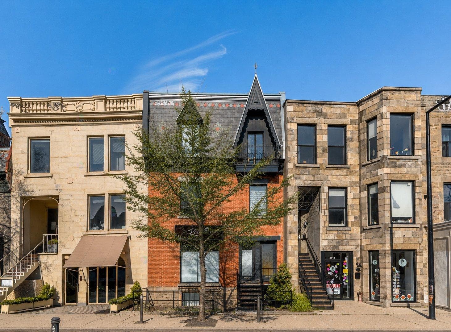 3921 Rue St-Denis, Montréal (Le Plateau-Mont-Royal), Quebec H2W2M4 - photo 1